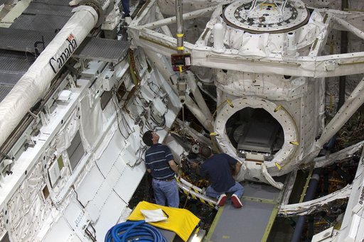 KSC-2011-8276