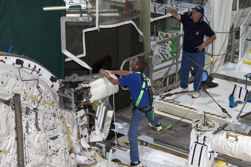 KSC-2011-8282