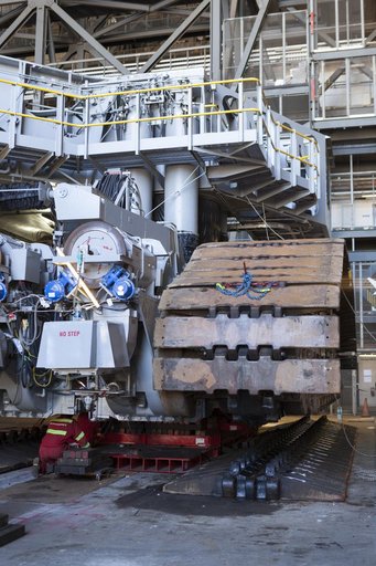 Crawler Bearing Replacement
