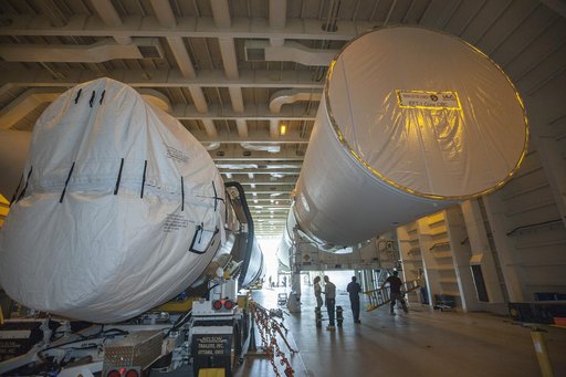 Orion Core Stage & Booster Offload, Move to HIF