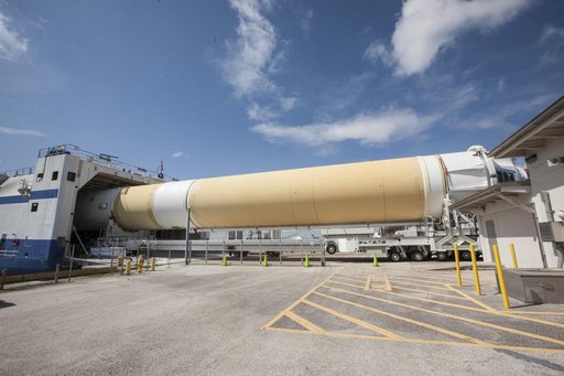 Orion Core Stage & Booster Offload, Move to HIF