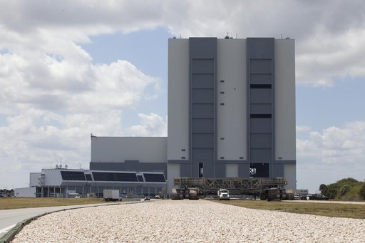 Crawler Transporter 2 Trek