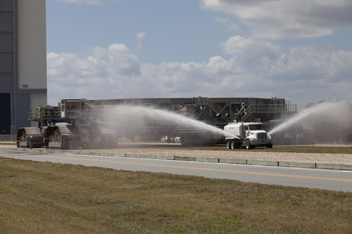 Crawler Transporter 2 Trek