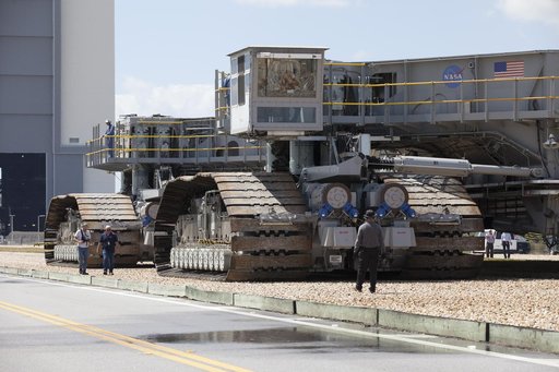 Crawler Transporter 2 Trek