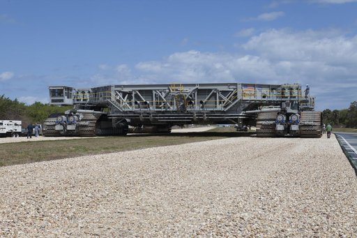 Crawler Transporter 2 Trek