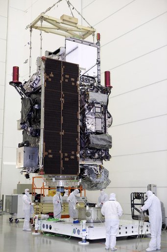 GOES-R Lift to Stand