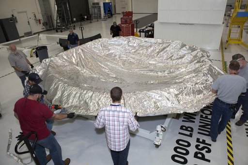 Orion EM-1 Heat Shield Unbagging