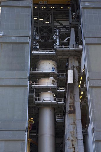 GOES-R Atlas V Centaur Lift and Mate