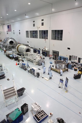 OA-7 Service Module move into SSPF Highbay