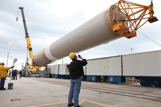 OA-7 Atlas V Booster Lift to Vertical on Stand (LVOS)