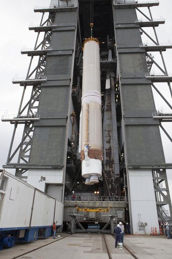 OA-7 Atlas V Booster Lift to Vertical on Stand (LVOS)
