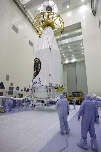 OA-7 Cargo Module Lift to KAMAG