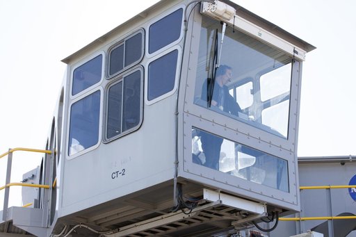 Crawler Transporter 2 (CT-2) Trek from Pad 39B to VAB