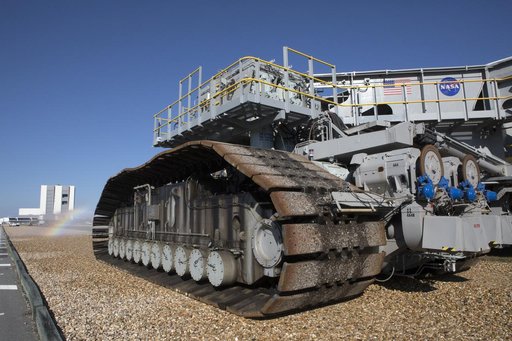 Crawler Transporter 2 (CT-2) Trek from Pad 39B to VAB