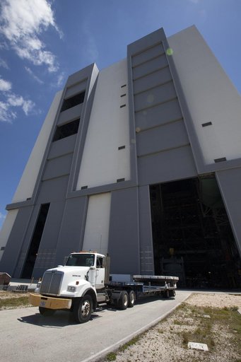 Orion EFT-1 Heat Shield Move from LASF to VAB Highbay 2