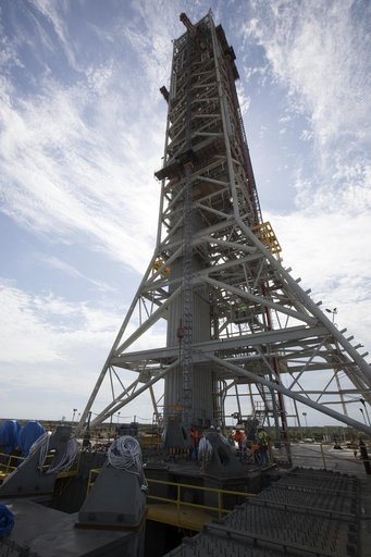 Vehicle Support Posts Installation onto Mobile Launcher