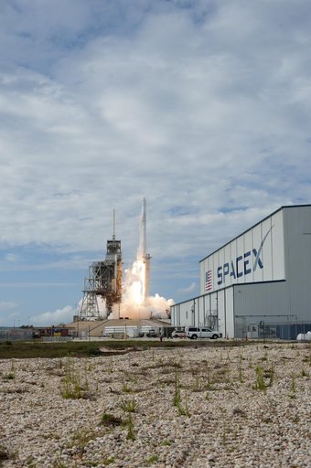 SpaceX CRS-11 Liftoff