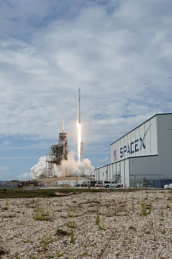 SpaceX CRS-11 Liftoff