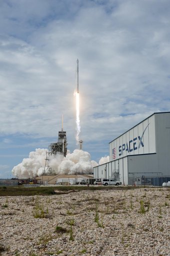 SpaceX CRS-11 Liftoff