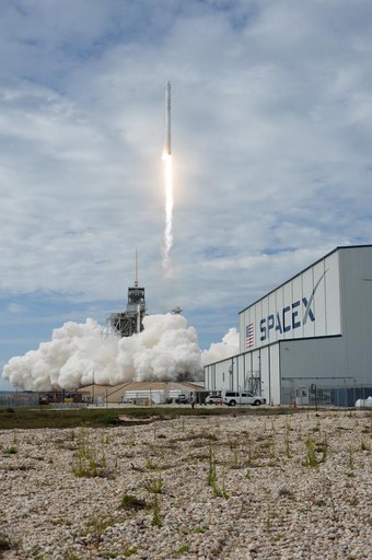 SpaceX CRS-11 Liftoff