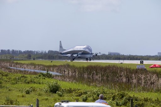 European Service Module-Structural Test Article Load onto Guppy