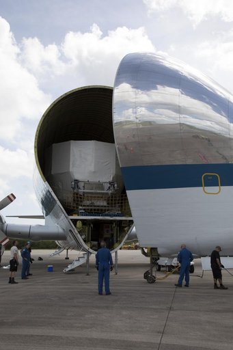 European Service Module-Structural Test Article Load onto Guppy