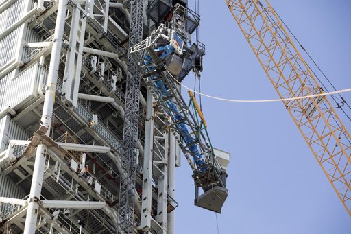 Core Stage Forward Skirt Umbilical Installation onto Mobile Laun