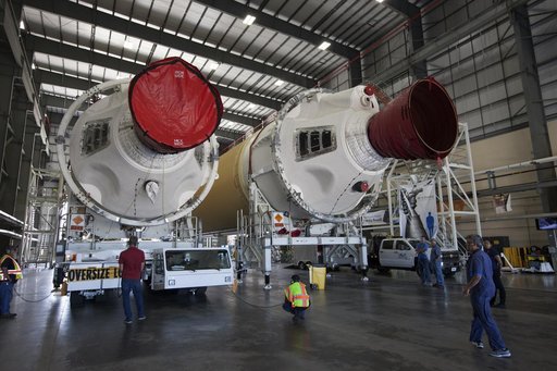 ULA Delta IV Heavy Common Booster Cores for the Parker Solar Pro