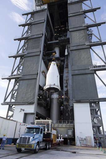 TDRS-M Spacecraft Lift & Mate