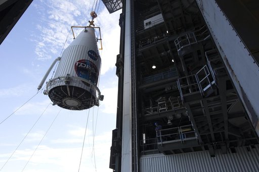 TDRS-M Spacecraft Lift & Mate