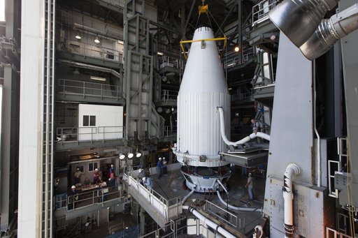 TDRS-M Spacecraft Lift & Mate