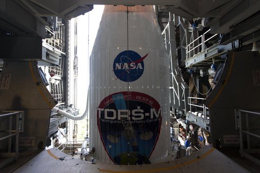 TDRS-M Spacecraft Lift & Mate