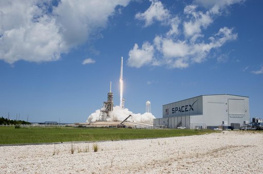 SpaceX CRS-12 Liftoff