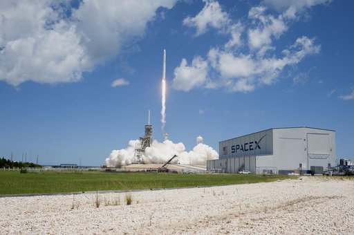 SpaceX CRS-12 Liftoff