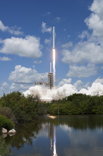 SpaceX CRS-12 Liftoff