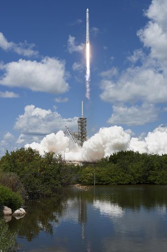 SpaceX CRS-12 Liftoff