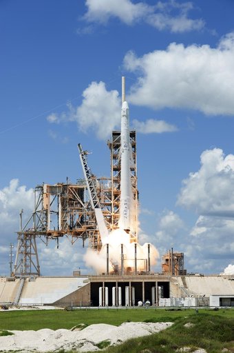 SpaceX CRS-12 Liftoff