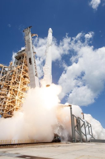 SpaceX CRS-12 Liftoff