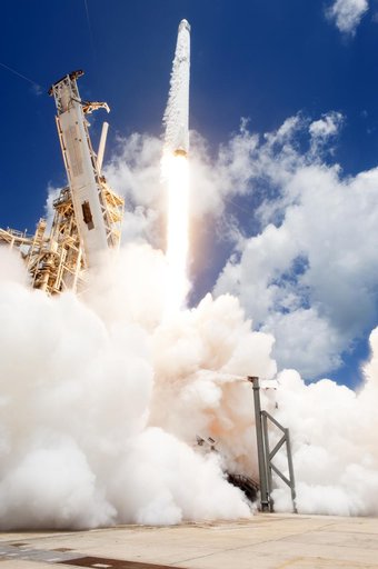 SpaceX CRS-12 Liftoff