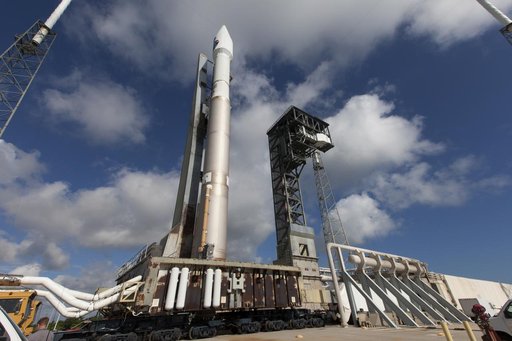 TDRS-M Atlas V Rollout from VIF to Pad 41