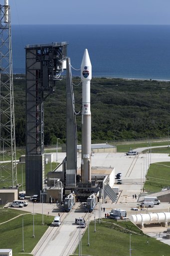TDRS-M Atlas V Rollout from VIF to Pad 41
