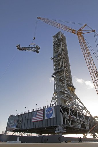 Core Stage Inter-Tank Umbilical (CSITU) Lift & Install