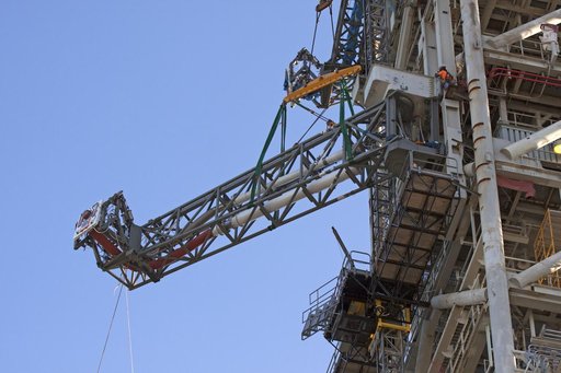 Core Stage Inter-Tank Umbilical (CSITU) Lift & Install