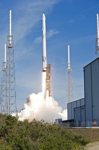 SpaceX CRS-13 Liftoff