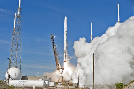 SpaceX CRS-13 Liftoff