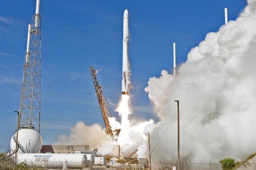 SpaceX CRS-13 Liftoff