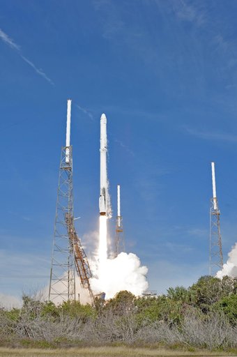 SpaceX CRS-13 Liftoff