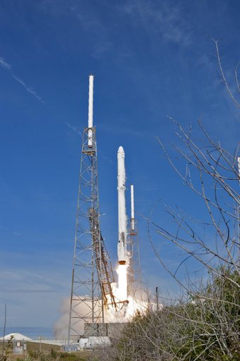 SpaceX CRS-13 Liftoff
