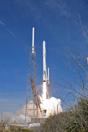SpaceX CRS-13 Liftoff