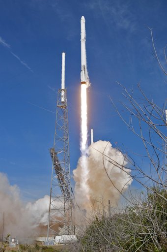 SpaceX CRS-13 Liftoff